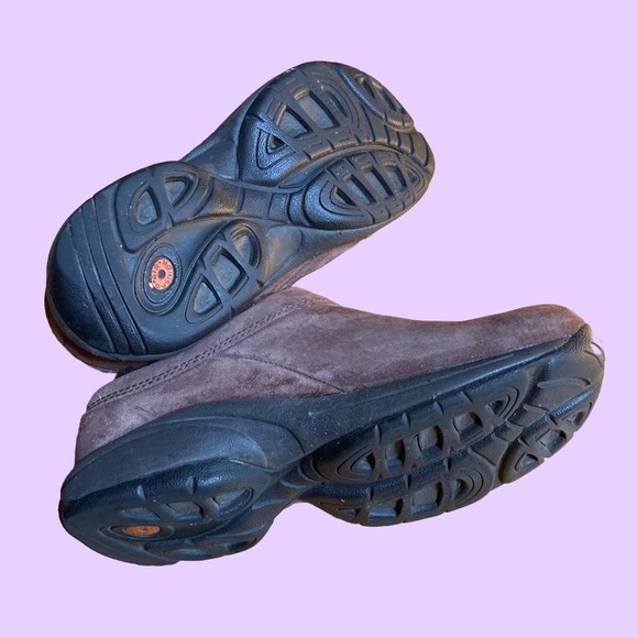 Brown slip on primo chill slideΒ clogs with fuzzy interior π₯ - Picture 6 of 7